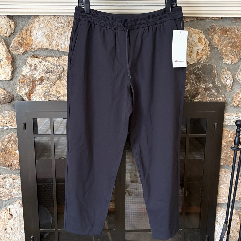 NWT lululemon Tapered leg mid rise 7/8 Luxtreme Pant size M